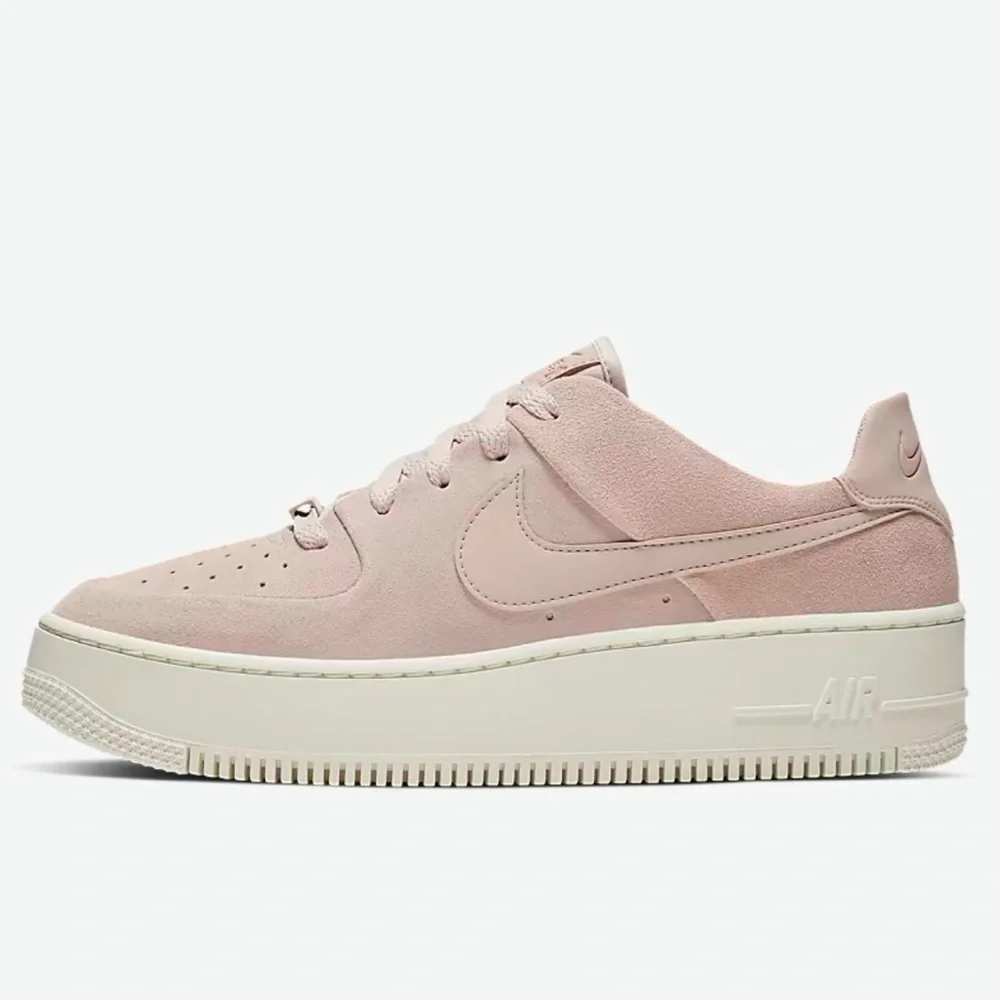 Nike WMNS Air Force 1 Sage Low Platform Sneakers Particle Beige/Phant AR5339-201